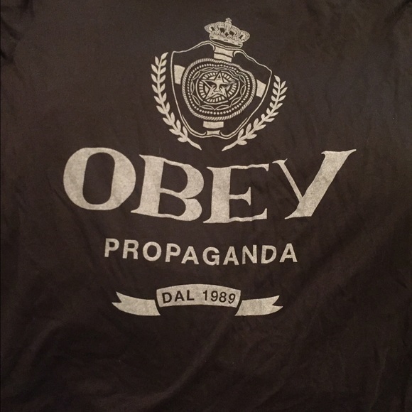 OBEY T-shirt