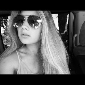 Meet your Posher, Avery