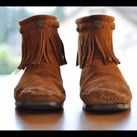 Minnetonka Hi Top Back Zip Boot