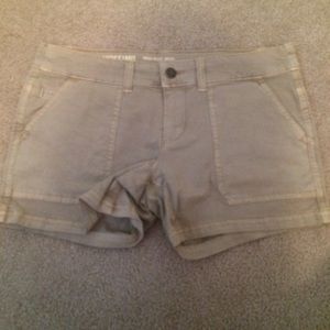 Mossimo Khaki Shorts Mid-Rise Midi