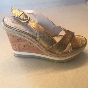 White and Gold Wedges