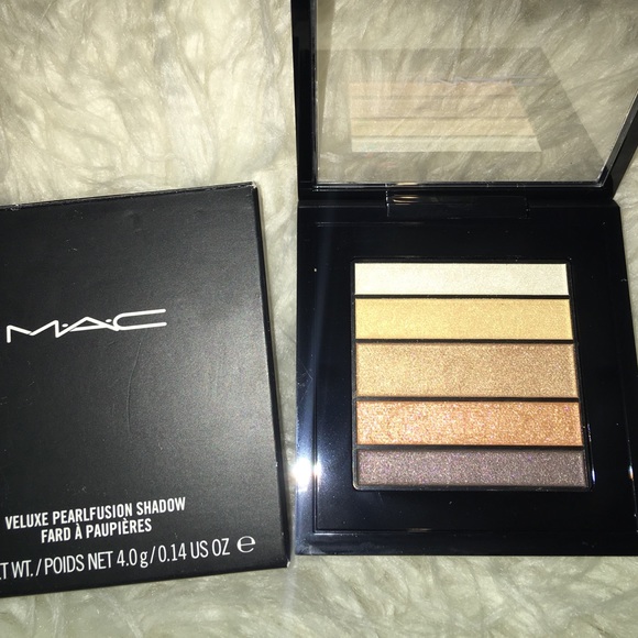 Mac eyeshadow palette