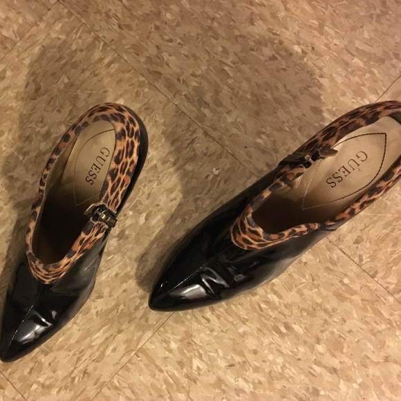 Black and cheetah guess heels
