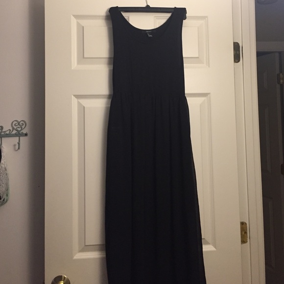 🌸Black and Burgundy Maxi Dresses🌸