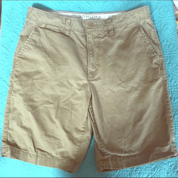 Men's like new khaki shorts