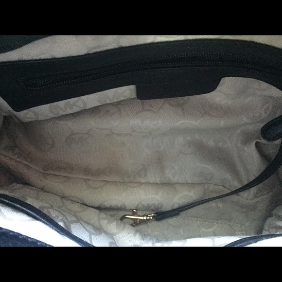 Michael Kors Hamilton Bag - Picture 4 of 4