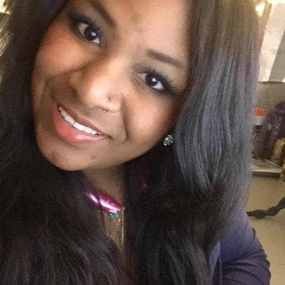 Meet your Posher, Khadijah - Picture 2 of 2