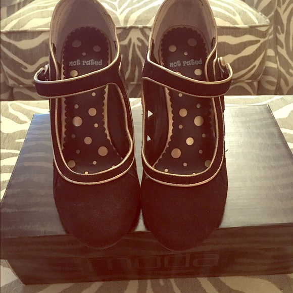 Not Rated Brown and Gold Suede Wedge Shoes Size 7