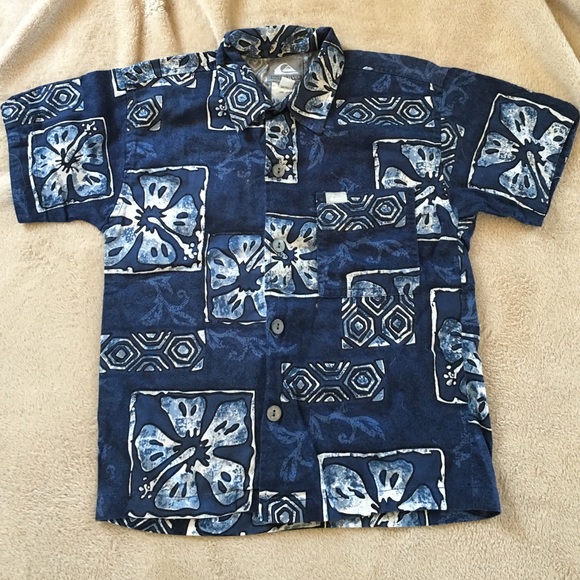 Boys button down Hawaiian shirt!