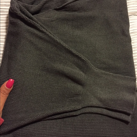 Last one๐BEST SELLER๐Grey ribbed top๐ - Picture 4 of 4