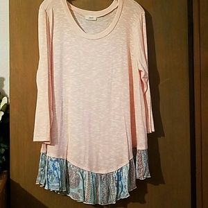 Pretty pale pink tunic with trim sz XL nwot