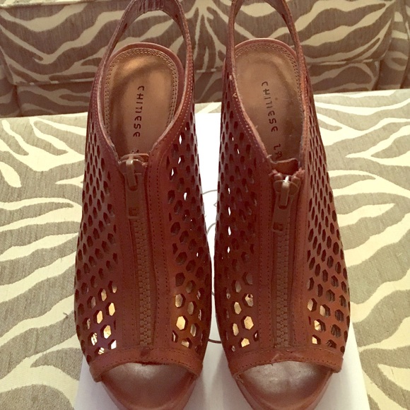 CL Laser Cut Leather Sling Back Heels S 7.5