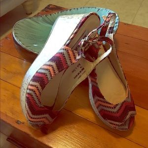 Peep toe wedges BUY NOW!!!