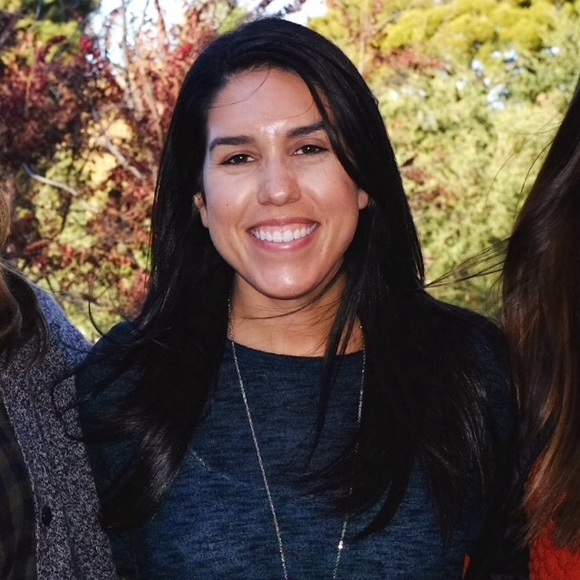 Meet your Posher, Alicia - Picture 3 of 3