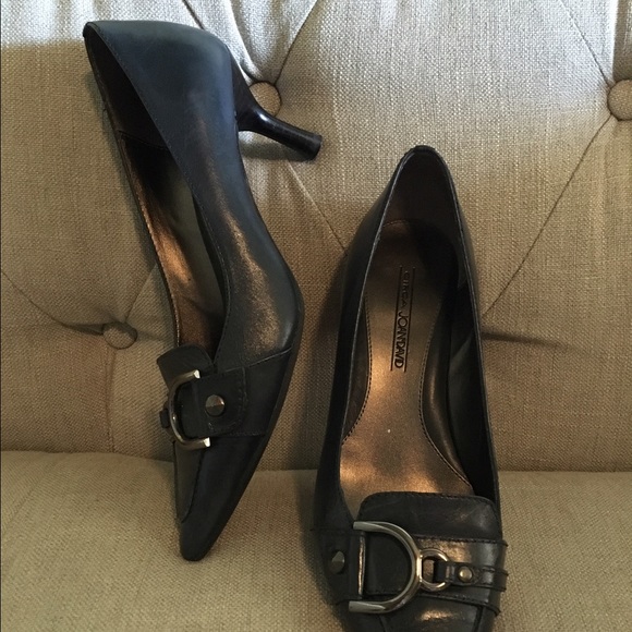 2 1/2" heels with silver buckle.