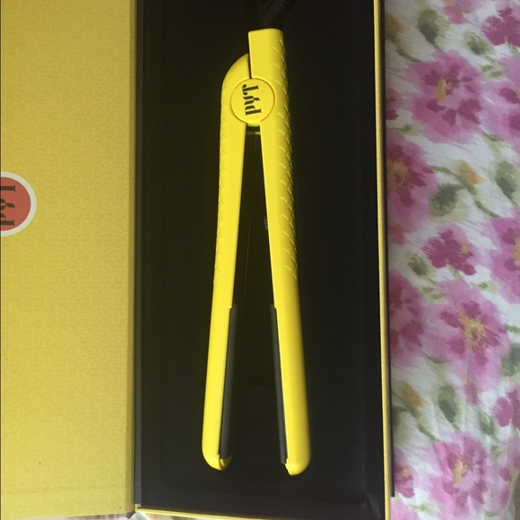 Pyt brand new 100% ceramic straightener in yellow - Picture 2 of 4