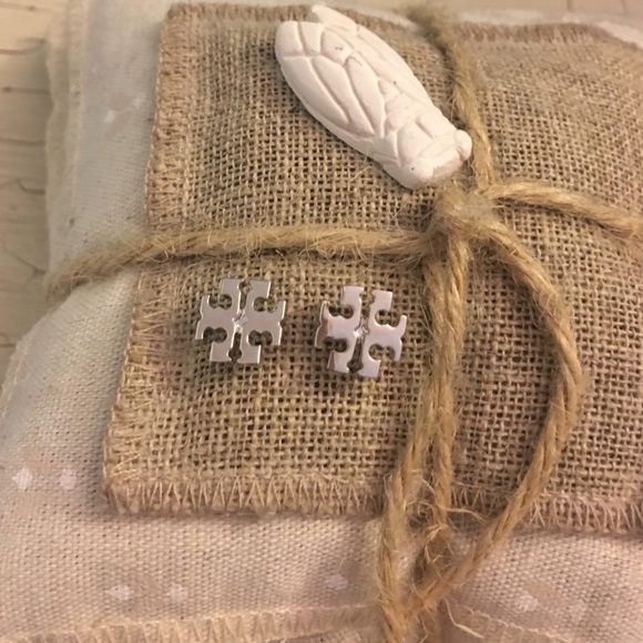 💫Sale💫Tory Burch Logo Stud Earrings
