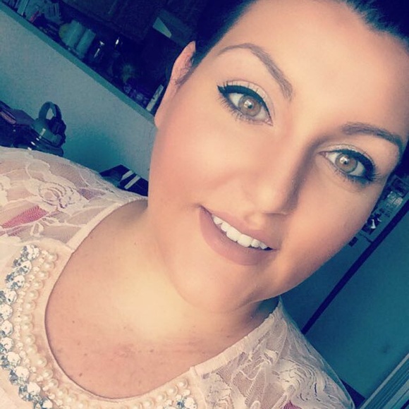 Meet your Posher, Lorna