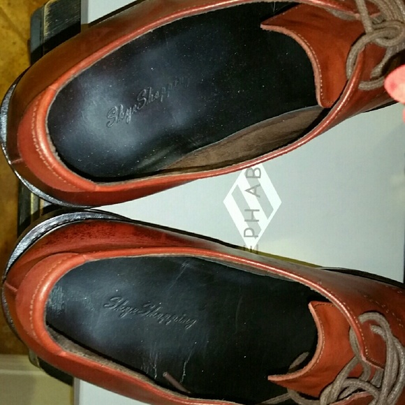 **** SOLD ****  Burgundy/Brown w/brown shoe laces - Picture 3 of 4
