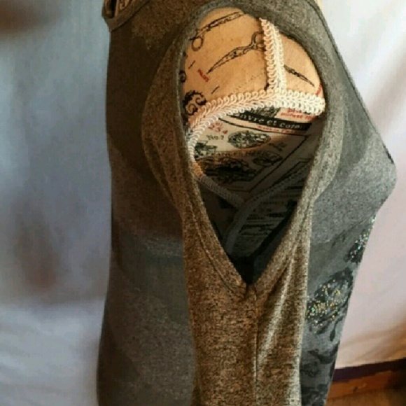 🌹SOLD🌹...Reposh....Miss Me Cold Shoulder Top - Picture 3 of 4