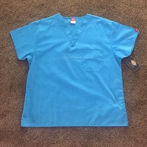 NWT Dickies medical uniform top with pocket