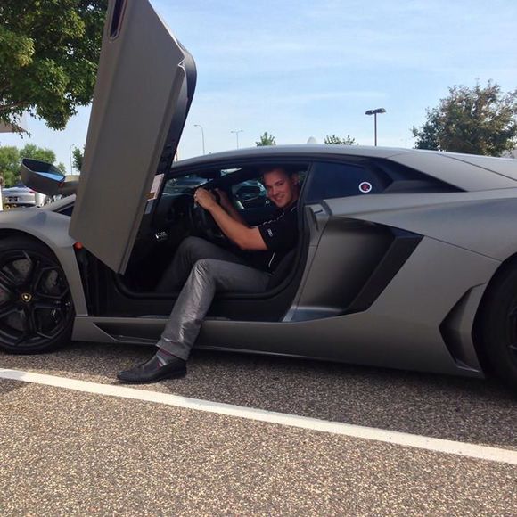 Meet your Posher, Tom