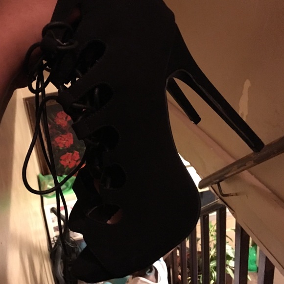 Brand new never worn black lace up heels - Picture 2 of 3