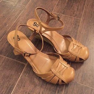 Wedge sandles closed toe