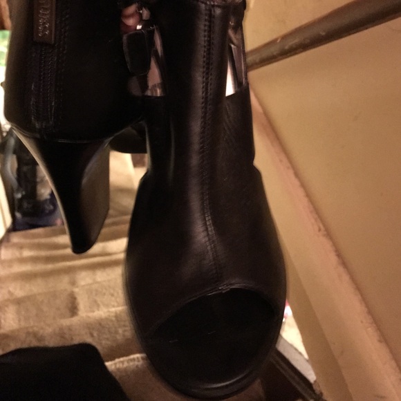 Guess open toe boots - Picture 3 of 3