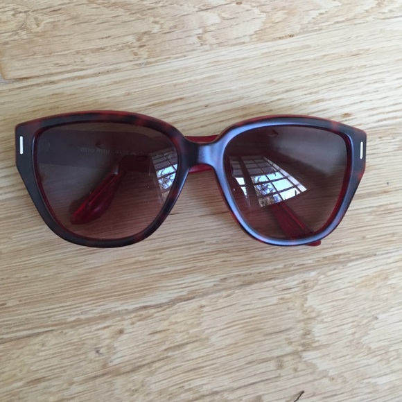 MIU MIU SUNGLASSES