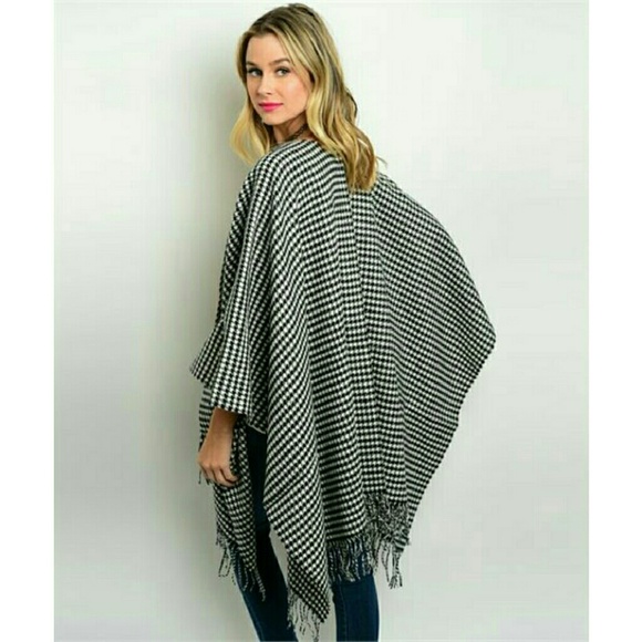 Fall/Winter Shawl fringe poncho blanket wrap NWT - Picture 5 of 6