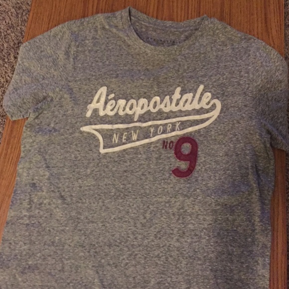 Aeropostale Men's Tee size M