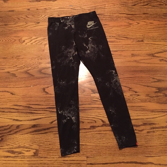 Nike Pants - Nike international leggings