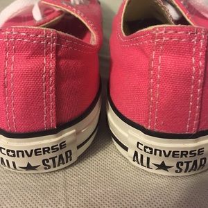 Women's pink converse