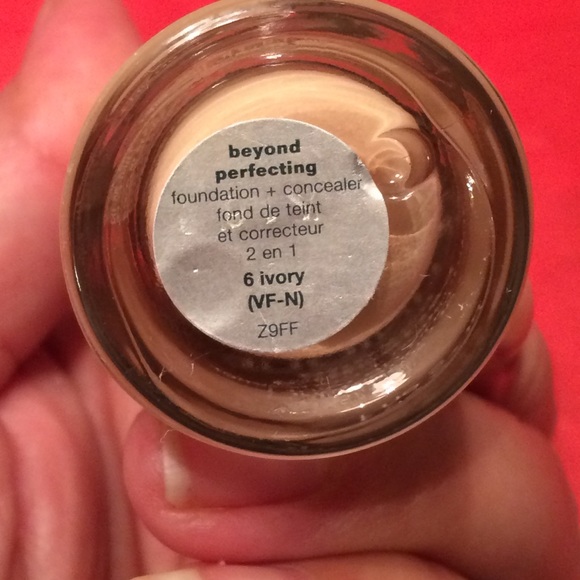 ⚡️ CLINIQUE BEYOND PERFECTING FOUNDATION+CONCEALER - Picture 2 of 3