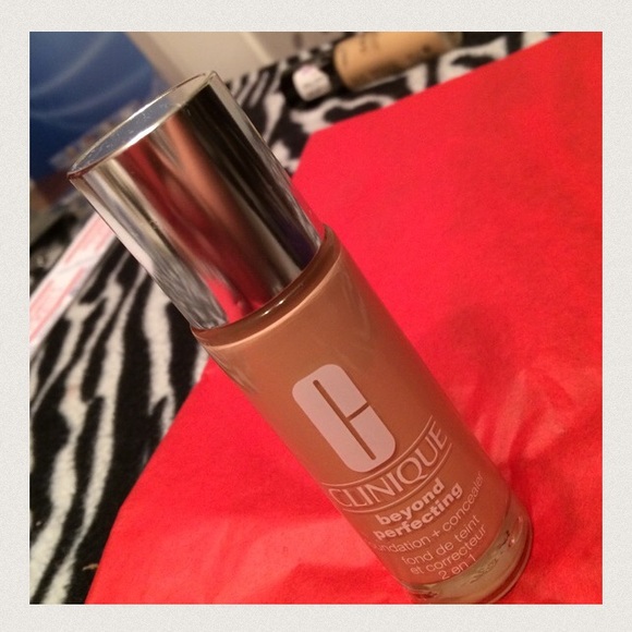 ⚡️ CLINIQUE BEYOND PERFECTING FOUNDATION+CONCEALER - Picture 3 of 3