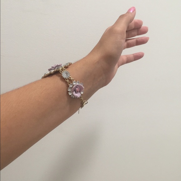 Beautiful Spring Bracelet 🌸 - Picture 3 of 4