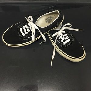 Black & white vans!