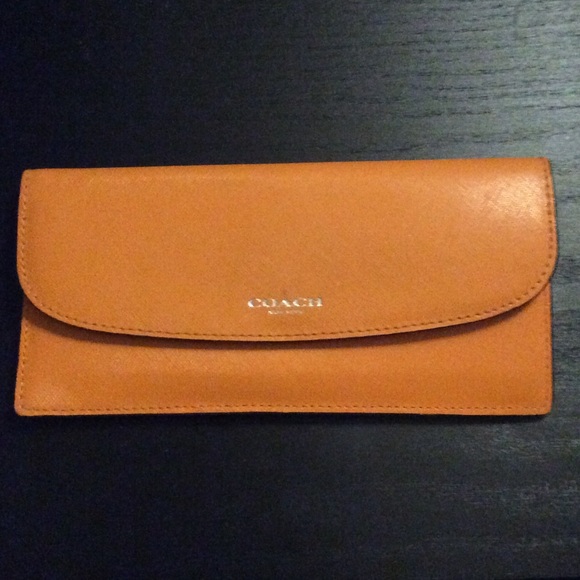 Coach wallet in orange
