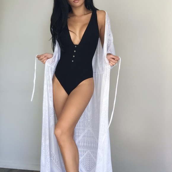 The Resort Coverup in White - Picture 2 of 4