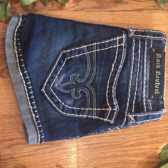 Rock Revival Shorts Like New size 26