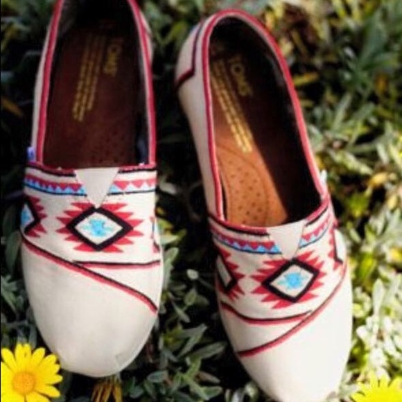 Size 9.5 authentic Toms custom women's shoe