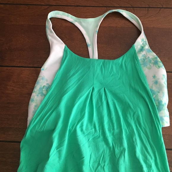 Lululemon tank