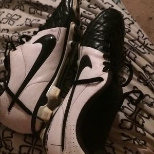 Nike cleats us 9