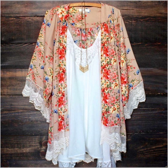 New Printed Chiffon Loose Kimono With Lace Sleeves - Picture 8 of 8
