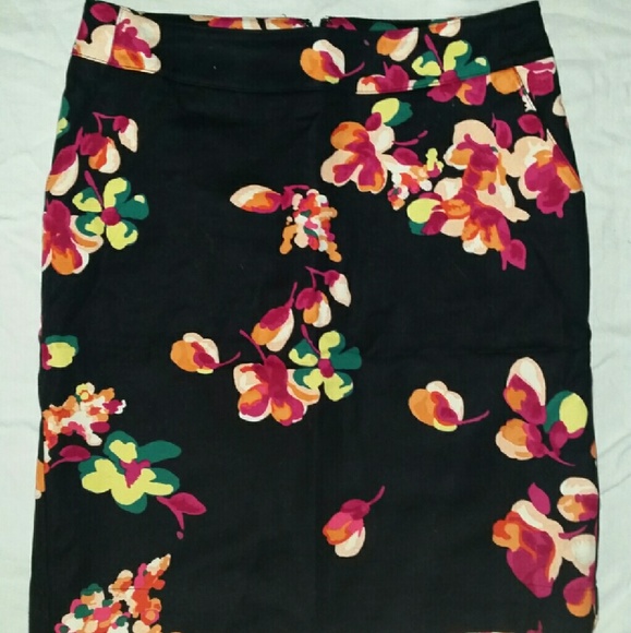 ⓂFloral Print Pencil skirt