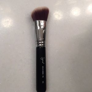Sigma angled kabuki makeup brush