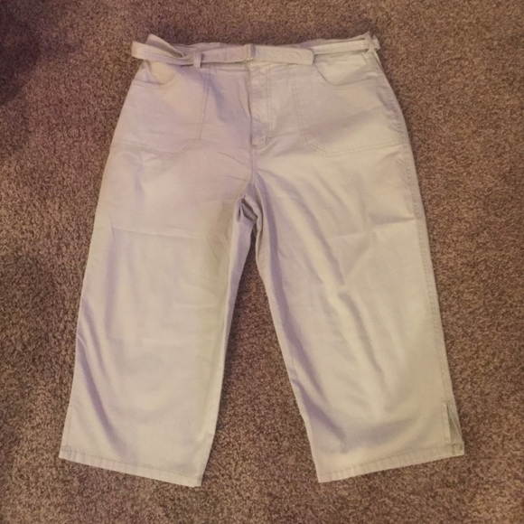 Gloria Vanderbilt Capris