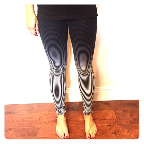 Striped Nike ombré leggings