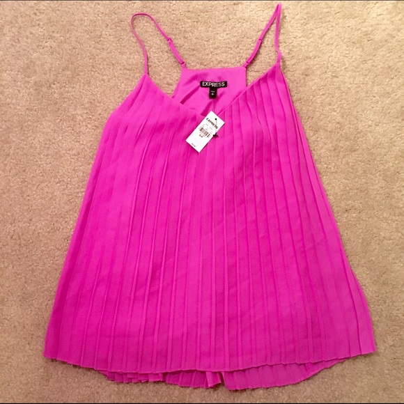 Express pleated tank! ❤️
